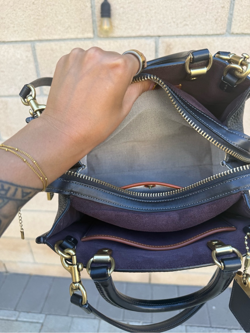 Coach Black Pebbled Leather rogue 25 with Gold Hardware - Picture 5 of 8